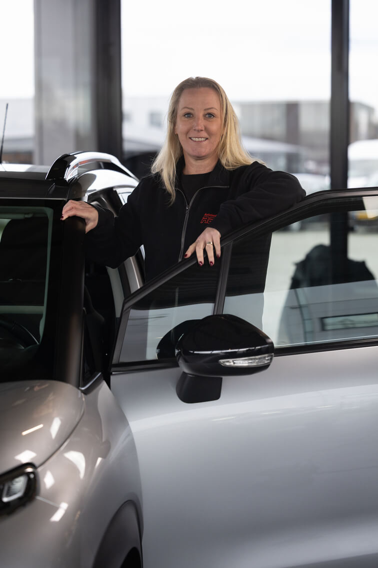 Autobedrijf-Aerts-Over-Ons-Patricia-Cober