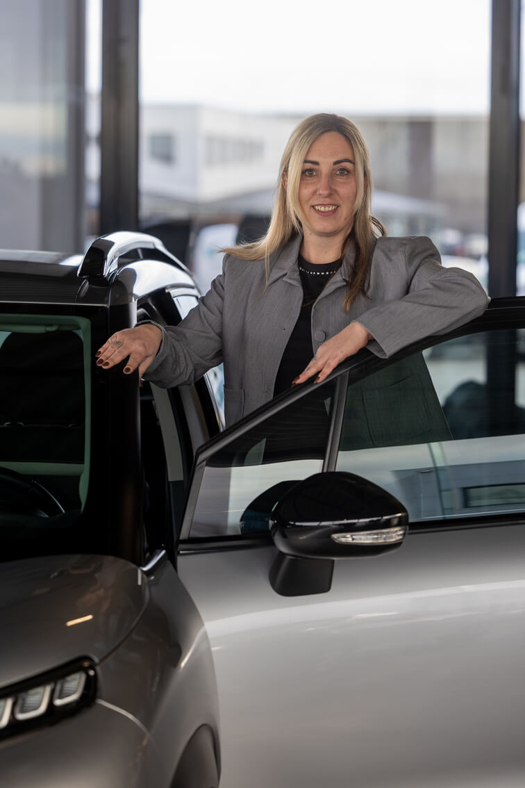 Autobedrijf-Aerts-Over-Ons-Rhona-Aerts