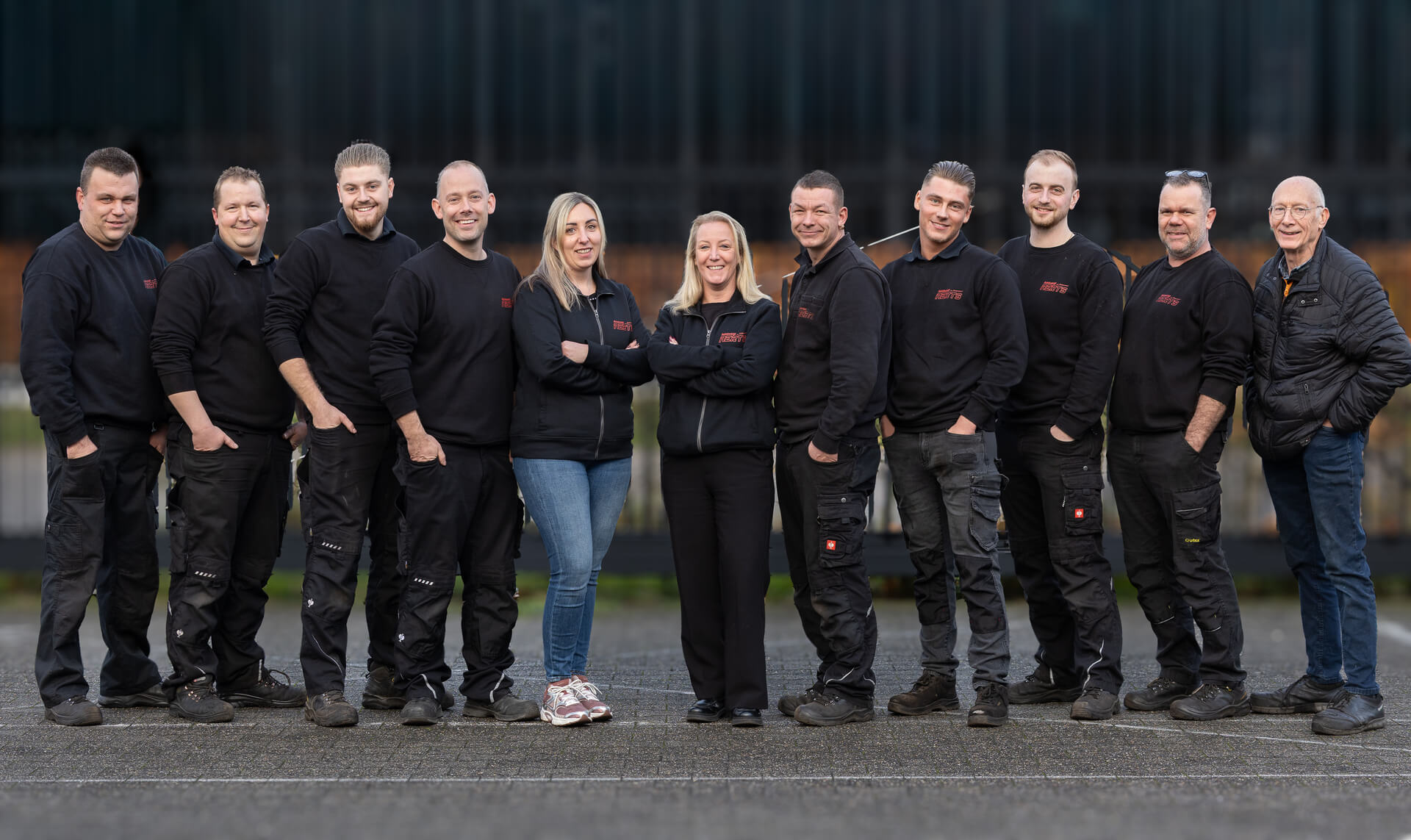 Autobedrijf-Aerts-Over-Ons-Team-2025 Auto Aerts Bedrijfspand Vooraanzicht Links