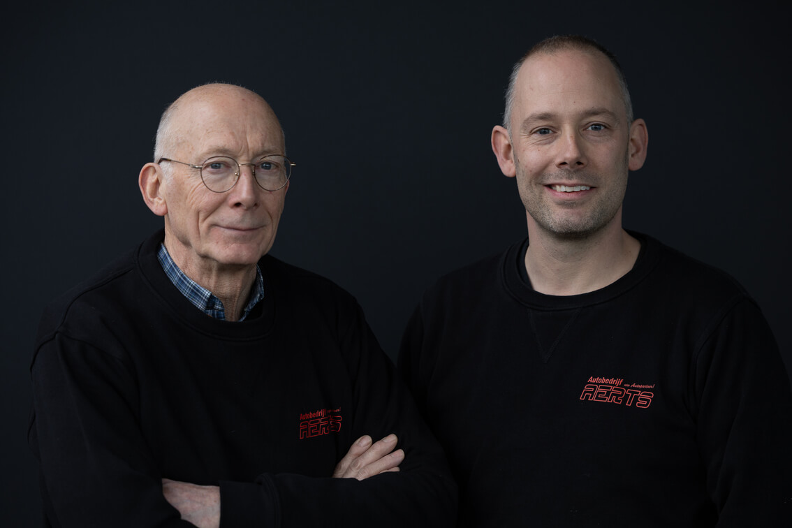 Autobedrijf-Aerts-Over-Ons-Ton-en-Rik-Aerts Autobedrijf Aerts Salon Haarstudio Salon en Huis Vooraanzicht Streetview